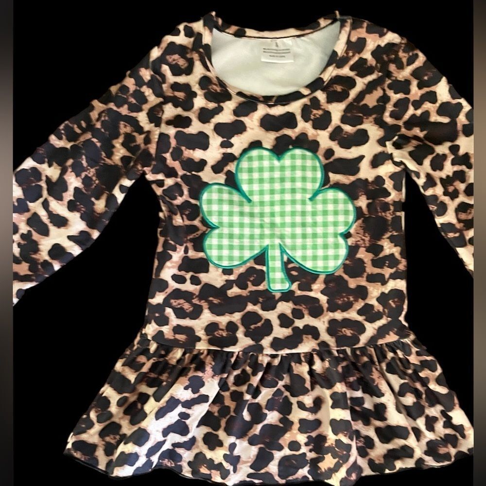 GIRLS LONG SLEEVE TUNIC CHEETAH FOUR LEAF CLOVER SIZE SMALL LIKE NEW